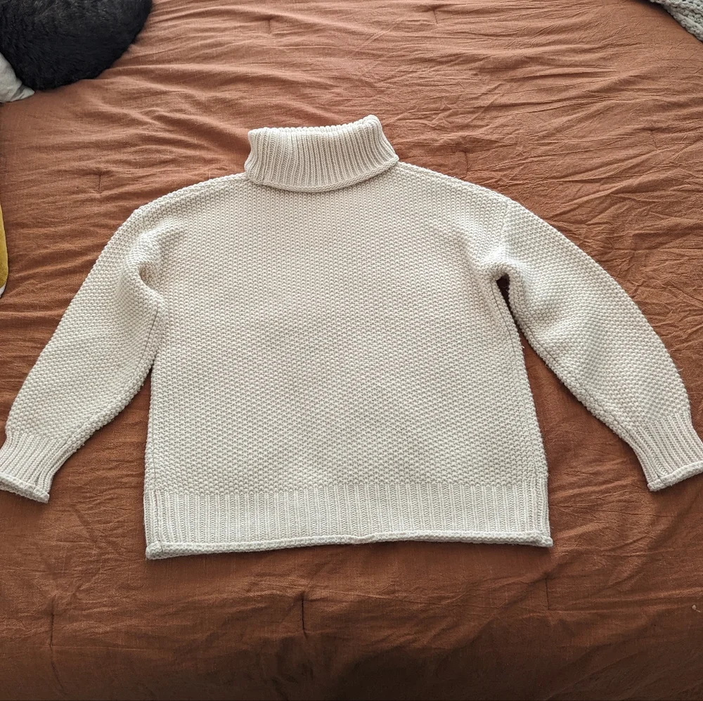 Cream sweater - Picture 9 of 10
